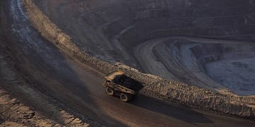 Los gobiernos occidentales se apresuran ahora a desarrollar estrategias para avanzar en la transición energética sin depender excesivamente de China para obtener minerales | Foto: Project Syndicate