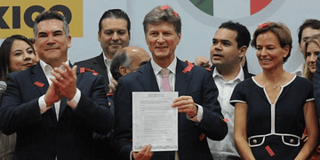 ¿Cuántas firmas lleva Enrique de la Madrid?