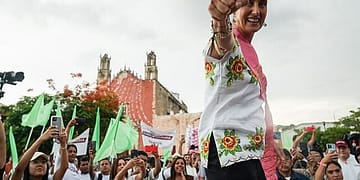 Desde su campaña Claudia Sheinbaum aquilató la trascendencia del mayor contacto posible con la gente y la importancia estratégica de las visitas a territorios llevando propuestas específicas a pueblos, municipios, estados y regiones. Foto: Wikimedia.