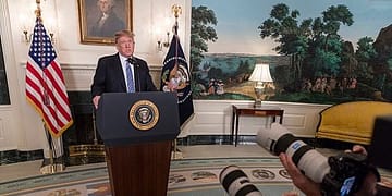 El expresidente Donald Trump, no tiene ningún interés en crear una economía más justa, robusta y sostenible. Foto: Wikimedia.