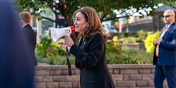 A diferencia de Trump, Harris no impondría aranceles a sus amigos y aliados ni aplicaría aranceles generales a todos los productos chinos. Procuraría una competencia estratégica controlada con China, en lugar de una contención total o una disociación. Foto: Wikimedia.