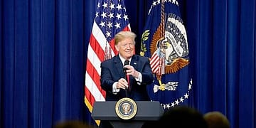 Los futuros líderes estadounidenses podrían entonces ser menos arrogantes a la hora de dictar condiciones a los demás, sobre todo porque éstos ya no dependerían tanto de Estados Unidos y de su moneda. Foto: Wikimedia.