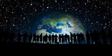La historia nos ha demostrado que el progreso es posible cuando la humanidad se une en torno a valores compartidos, impulsada por un sentido de propósito común. Foto: Pixabay.