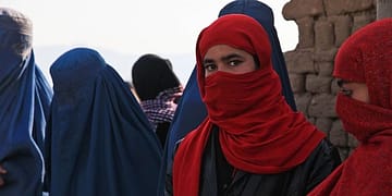 La opresión de las mujeres afganas ha tenido consecuencias devastadoras y de largo alcance. Según un informe reciente de ONU Mujeres, el matrimonio infantil ha aumentado un 25% , en parte debido a la exclusión de las niñas de la educación secundaria. Foto: Pixabay.