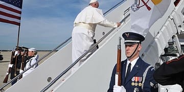 Cuando tantas personas no tienen esperanza en el futuro, los esfuerzos de estas organizaciones benéficas en Estados Unidos y en todo el mundo son fundamentales para nuestra fe. Foto: Wikimedia.