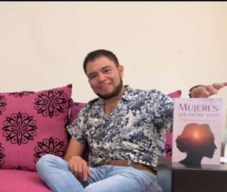 El libro "Mujeres que Salvan Vidas; porque Ellas Salvaron la Mía" de Allan López Sosa ya se encuentra en Amazon. Foto: Ana Solís.
