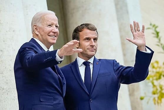 De manera similar, a principios de 2021, el ministro del Interior del presidente francés,  Emmanuel Macron ,  acusó a la líder de extrema derecha Marine Le Pen (entre todas las personas) de ser “demasiado blanda” con el Islam. Foto: Wikimedia.
