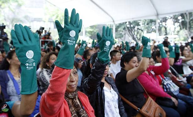 Desde hace un par de años, el gobierno ha impulsado diversas campañas para garantizar el acceso a la seguridad social de las trabajadoras del hogar / imagen: IMSS