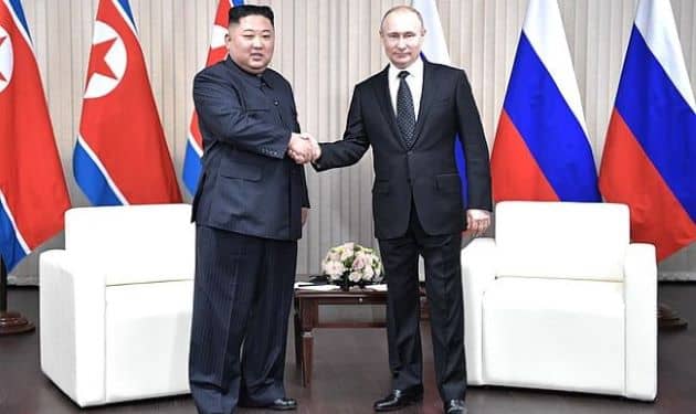 Rusia y Corea del Norte se comprometieron a brindarse mutuamente asistencia militar inmediata en caso de guerra, lo que no deja dudas sobre la determinación del Kremlin de socavar el orden internacional liderado por Estados Unidos mediante la formación de alianzas con autoritarios de todo el mundo. Foto: Creative Commons Attribution 4.0 International. Kremlin.ru. Wikimedia.