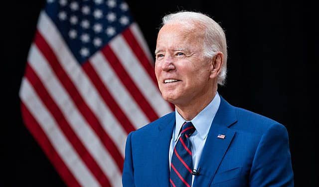  Quienes ridiculizan al presidente estadounidense Joe Biden por su edad deberían considerar qué pasaría si esta última crisis en Oriente Medio se desarrollara sin un liderazgo tan prudente y experimentado en la Casa Blanca. El mundo sería un lugar más incierto y peligroso de lo que ya es. Foto: Wikimedia.