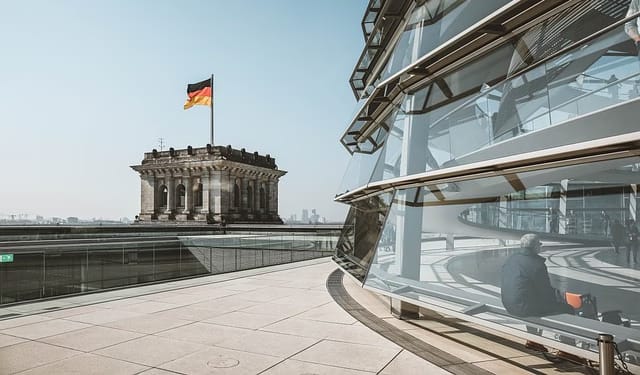 La mala noticia, es que existe un grave desajuste entre la situación económica actual de Alemania y su herencia institucional. La buena noticia es que una crisis que provoque un replanteamiento general de esa herencia institucional podría, tal vez, romper el atolladero. Tal vez ésta sea precisamente la crisis que Alemania necesita. Foto: Pixabay.