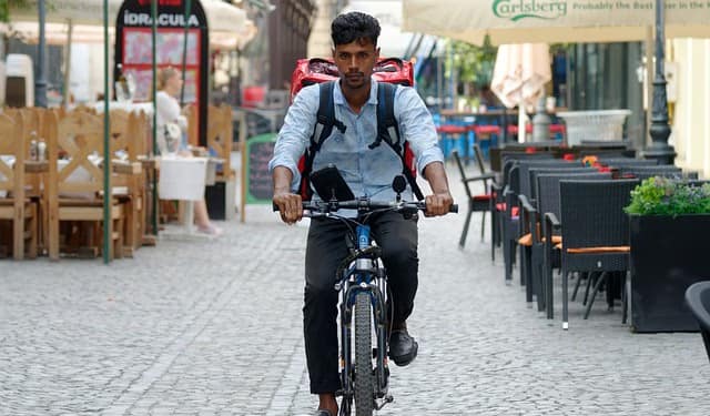 Incluso en los países más pobres, los servicios representan un camino prometedor hacia la prosperidad futura. Pueden ayudar a todos los países  a pasar de la condición de países de ingresos bajos a la de países de ingresos medios y altos. Foto: Pixabay.