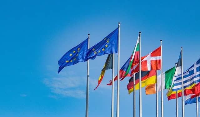 La situación exige, en cambio, un retorno a la visión original de la Comunidad Económica Europea de los años 1950, que desmanteló los aranceles dentro de Europa al tiempo que aseguraba la aplicación de políticas de competencia y normas de aplicación universal. Foto: Pixabay.