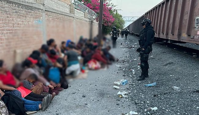 Autoridades efectuan acciones de verificación migratoria.