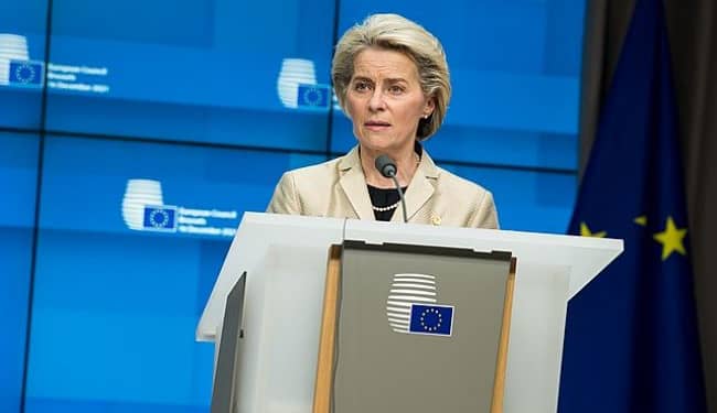 Hay que reconocer que von der Leyen ha adoptado una postura notablemente más fuerte que sus predecesores hacia China. Foto: Wikimedia.