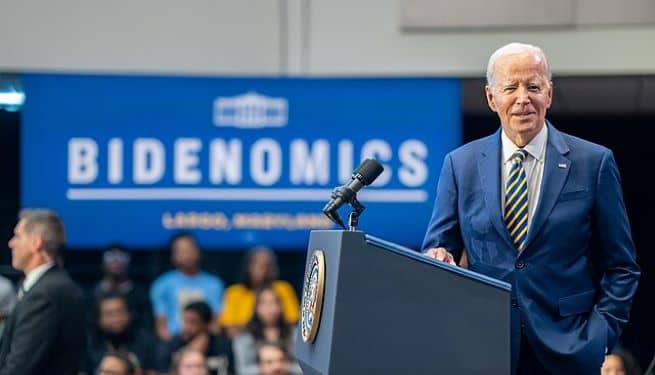 El propio historial económico de Biden ha sido impresionante. Inmediatamente después de asumir el cargo, consiguió la aprobación del Plan de Rescate Estadounidense, que hizo que la recuperación del país de la pandemia fuera más sólida que la de cualquier otro país avanzado. Foto: Wikimedia.