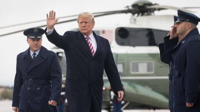 Este es el camino a la autocracia que debería preocuparnos ahora que la carrera de Trump hacia la Casa Blanca se acelera. Si gana la elección, no podrá usar un manual de gobierno copiado de Hungría, porque el Partido Republicano está demasiado dividido, los demócratas son demasiado fuertes y los estados de la Unión tienen demasiada capacidad de resistencia. Tampoco tendrá la opción de convertir el Estado en un negocio para amigos y familiares, ya que el sector privado estadounidense es demasiado autónomo y complejo. Foto: Wikimedia.