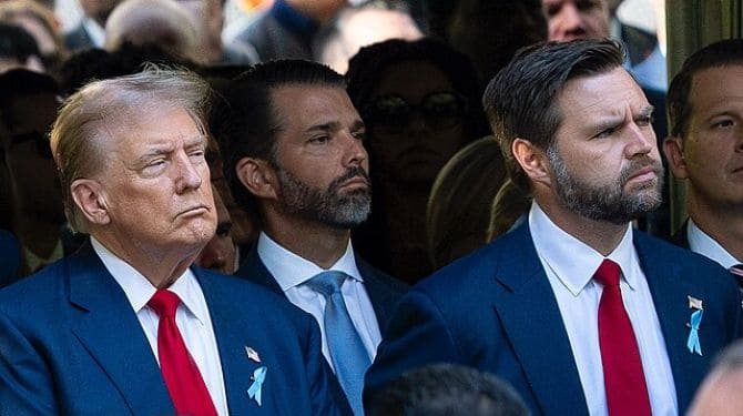 En su discurso en la Conferencia de Seguridad de Múnich, el vicepresidente de Estados Unidos, J. D. Vance, dejó brutalmente claro a los europeos lo impotentes que son y lo solos que estarán a partir de ahora. Foto: Wikimedia.