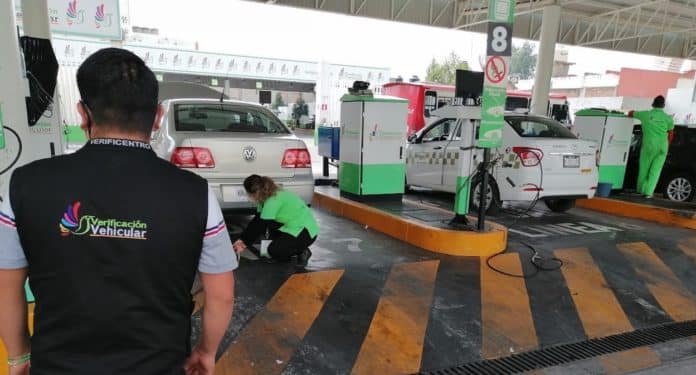 La constancia servirá para que los automovilistas puedan circular sin problemas o multas por no haber completado la verificación Foto: Gobierno Edomex
