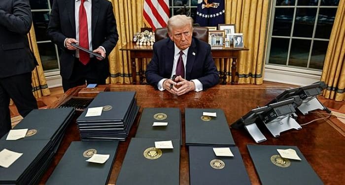 Las modas económicas son contagiosas. Es sólo cuestión de tiempo que alguien siga la lógica del propio Trump y proponga un plan para “Hacer que Europa vuelva a ser grande”. Una crisis de deuda estadounidense podría ser el resultado perverso de la campaña de su administración contra el globalismo. Foto: Wikimedia.
