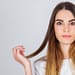 ¿Alguna vez te has preguntado cómo se llama la raya que divide el cabello? Aquí te compartimos la información | Foto: Freepik.