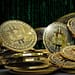 Las criptomonedas, como Bitcoin y Ethereum, dependen de programas y redes informáticos que no son controlados ni gestionados de manera centralizada. Foto: Pixabay.