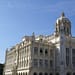Se estima que en la actualidad hay unos 15.000 cubanos , pero en el pasado esa cifra llegó a 30.000 . Estos trabajadores tienen la misión de proteger a Maduro de los golpes de Estado, como hicieron con Chávez, en gran medida vigilando al ejército venezolano de arriba abajo. Foto: Pixabay.