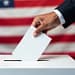 ¿Los votantes de Trump expresan creencias erróneas sobre las tasas de delitos violentos, la tasa de inflación, el mercado de valores y los cruces fronterizos porque son votantes de Trump, o son votantes de Trump porque realmente creen en esas falsedades y están genuinamente temerosos por el futuro de su país?. Foto: Pixabay.