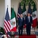 La idea de que un presidente mexicano pueda manipular las elecciones presidenciales estadounidenses a su antojo puede parecer descabellada, pero las cifras sugieren que AMLO podría reducir rápidamente el número de personas que intentan cruzar a Estados Unidos. Foto: Wikimedia.