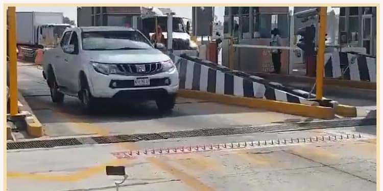 No, el Artículo 11 no te da permiso de pasarte la caseta sin pagar portada