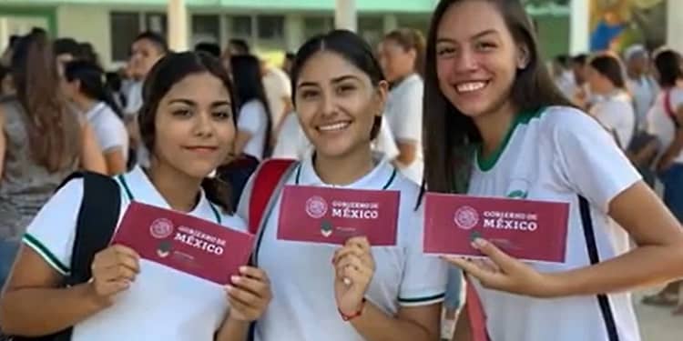 cuando depositan la beca benito juárez 2022 media superior