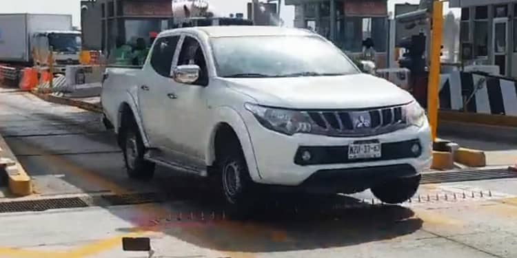 video-denuncian-en-redes-sistema-poncha-llantas-circuito-exterior-mexiquense