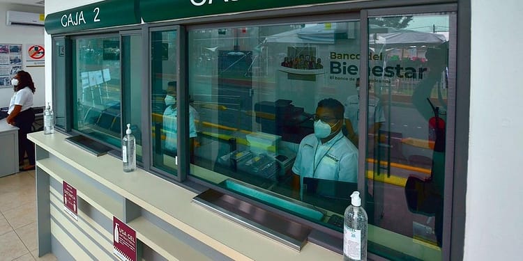abren los bancos el 15 de septiembre 2022
