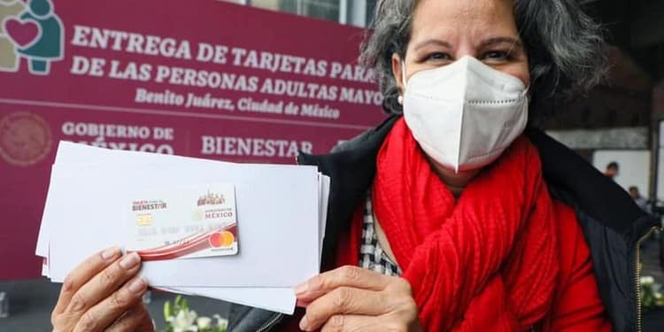 edad pensión bienestar adultos mayores 2022