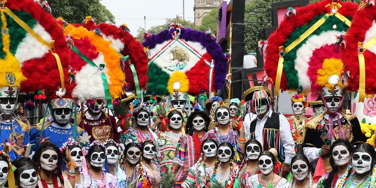 Estas son algunas de las formas de participar en el tradicional Desfile de Día de Muertos | Foto: Jefatura de Gobierno