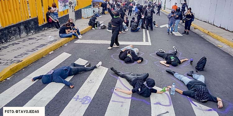 CCH Sur trató de ocultar caso de violación a alumna, afirma madre de la víctima portada