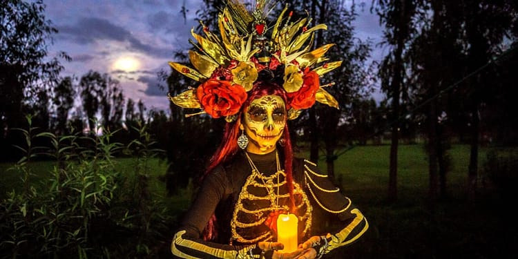 tour-trajineras-xochimilco-dia-de-muertos