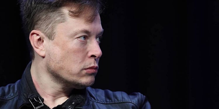 Musk criticó la decisión de eliminar la cuenta del expresidente Donald Trump, argumentando que “la libertad de expresión es la base de una democracia fuerte” | Foto: Project Syndicate