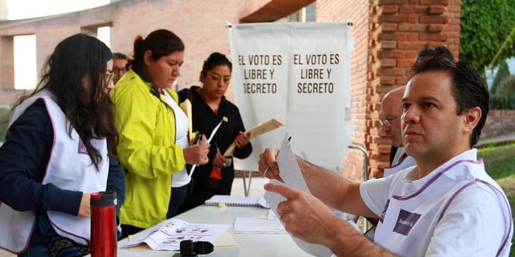 Durante todo el año organiza procesos electorales o establece estándares para llevarlos a cabo | Foto: Capital 21 CDMX