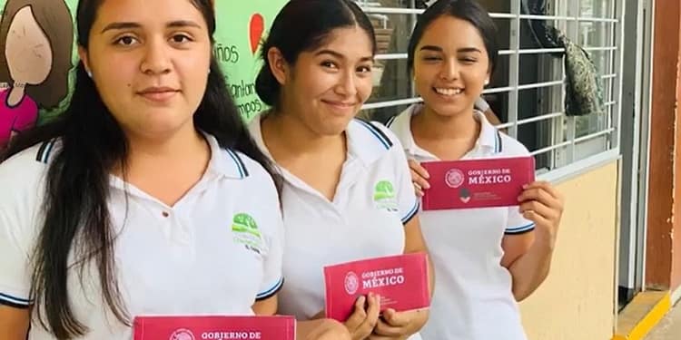 estaciones de trabajo beca Benito Juárez