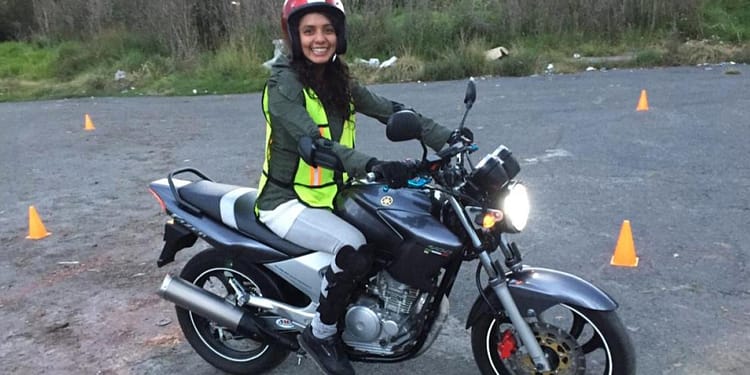Desde el 31 de julio del 2021, entró en vigor la operación de las licencias A1 y A2, que permiten conducir, de manera segura, una motocicleta en la capital del país. Foto: Twitter.