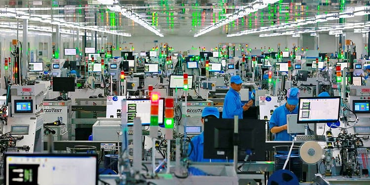 Mientras que China continúa jugando un juego largo, el asalto táctico de Estados Unidos a la industria tecnológica de China tiene que ver con la ventaja a corto plazo | Foto: Project Syndicate