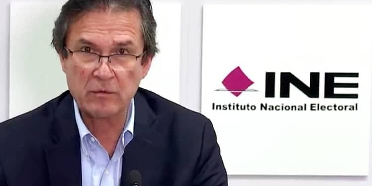 Edmundo-Jacobo-renuncia-INE-Horas-antes-recibió-aviso