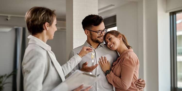 Apoyo Infonavit es una buena opción si deseas tramitar un crédito hipotecario pero temes dejar de cumplir con las mensualidades por quedarte sin empleo / imagen: freepik.es