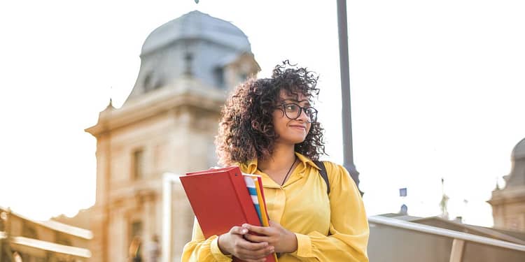 El Summer Work Travel Program 2023 es una gran oportunidad para que los estudiantes universitarios viajen a Estados Unidos al tiempo que tienen un trabajo remunerado / imagen: pexels.com