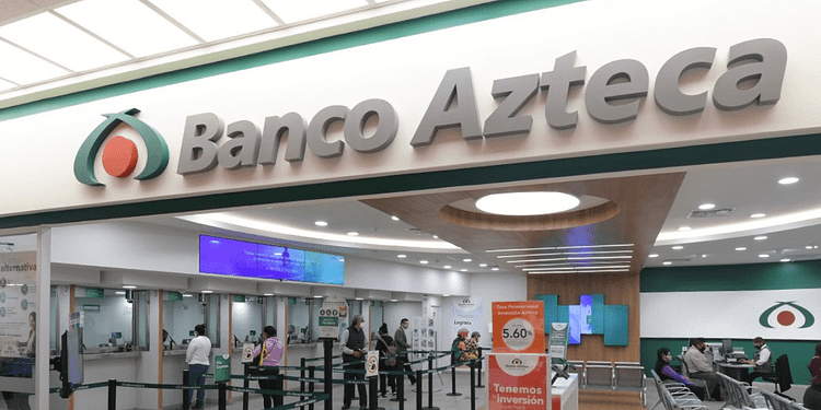 Supuestos trabajadores de Banco Azteca acuden a entregar premios en especie falsos.