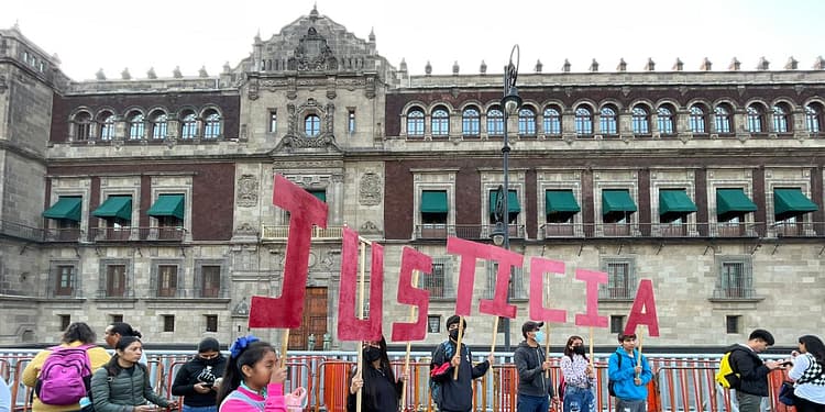 Ciudadanos salen a las calles a pedir Justicia por los asesinatos en Guerrero y todo el país: Imagen: Twitter Marco J Ortega.