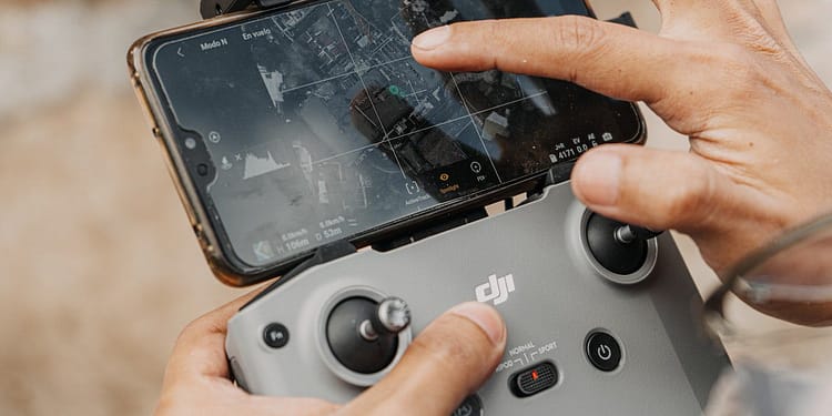 La guerra está siendo asumida por aparatos no tripulados -como los drones autónomos- al igual que lo fue el trabajo industrial y administrativo en épocas anteriores. Foto: Pexels.