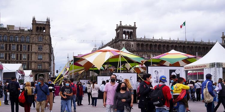 La FIL Zócalo 2021 contó con charlas, debates, conciertos y presentaciones editoriales en su último día de actividades. | Foto: Secretaría de Cultura CDMX