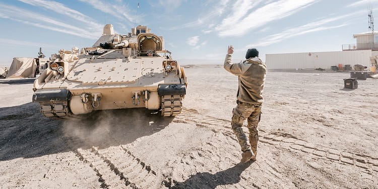 Polonia está ampliando su ejército -que actualmente cuenta con 128.000 efectivos en activo y unos 36.000 soldados de defensa territorial- y sus compras de armas, tanto para reforzar su propia defensa como para reponer sus suministros. Foto: Pexels.